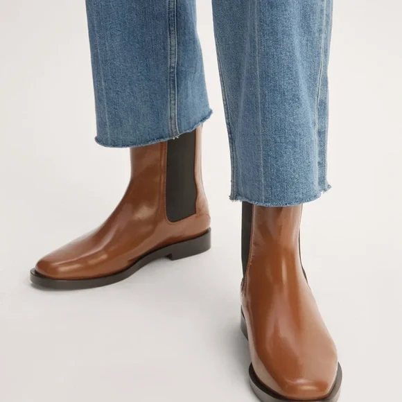 Everlane Chelsea Boot - Picture 3 of 9